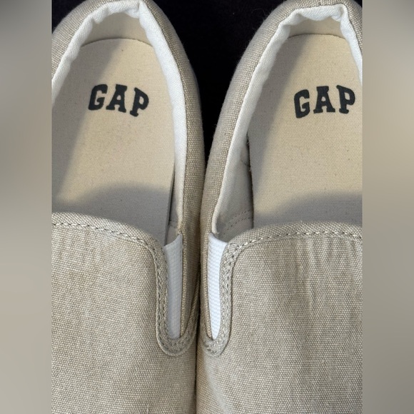 GAP Slip-on Sneakers - Boys Size 4 - Picture 11 of 11
